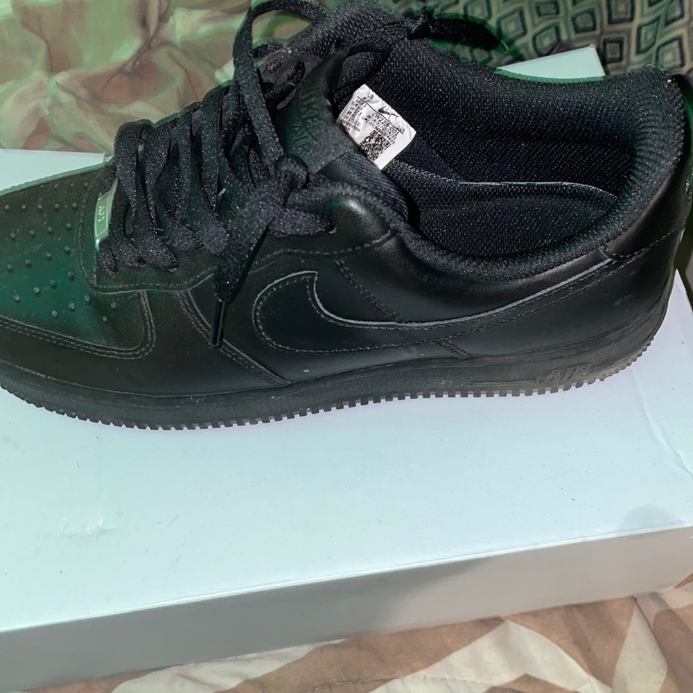 I’m selling shoes